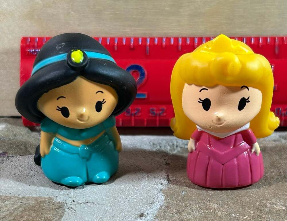 Disney Princesses Jasmine and Aurora finger Puppets